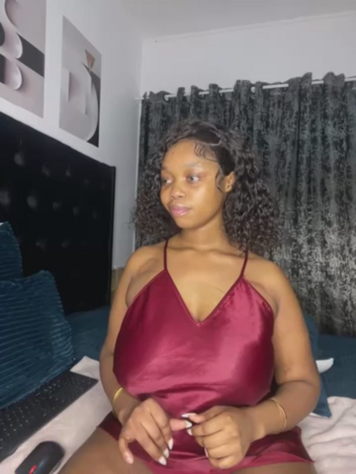 QueenTee23