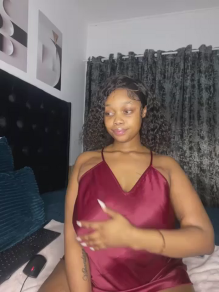 QueenTee23