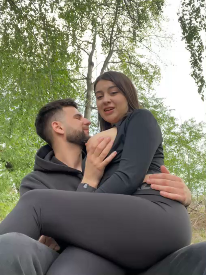 EllyBigTits