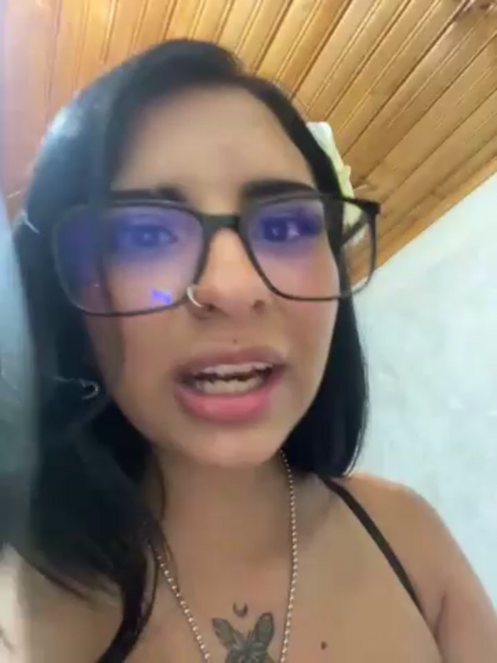 Hilary_pinkk