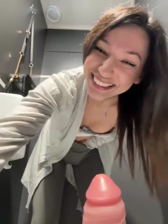 _MiaQueen_