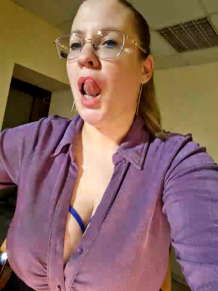 BustyLanaX