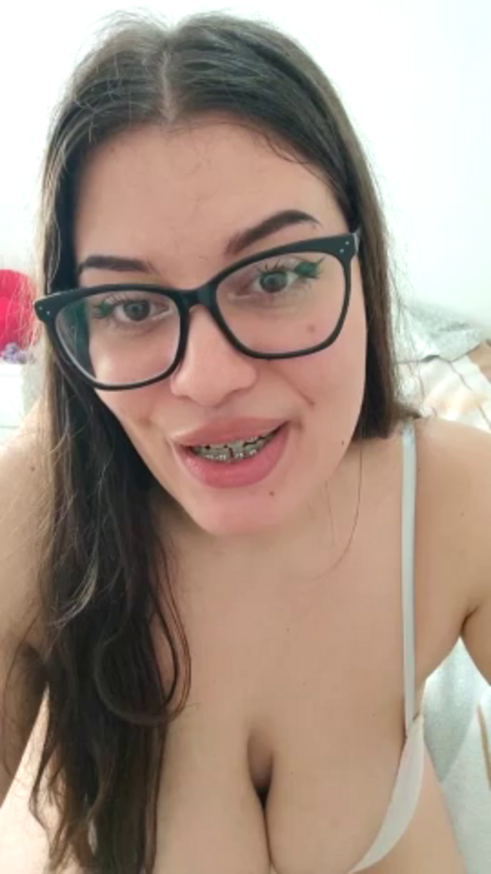 Larissa4U