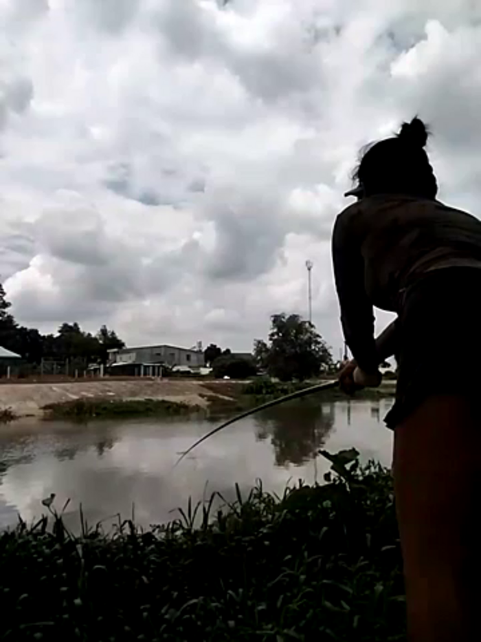 Fishing_girl