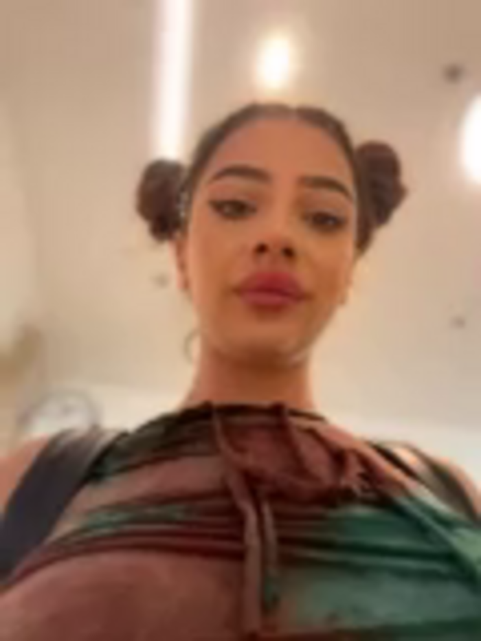 LaraVegas_