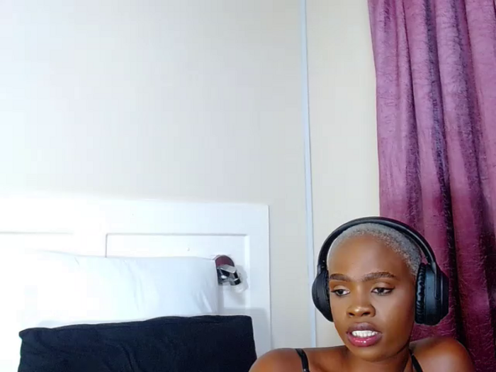 LuciousLips96