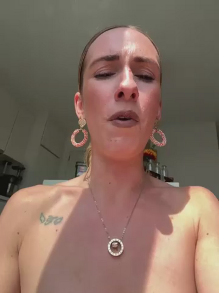 lola_tentatiion