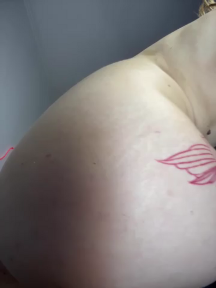 Mia_Komioa