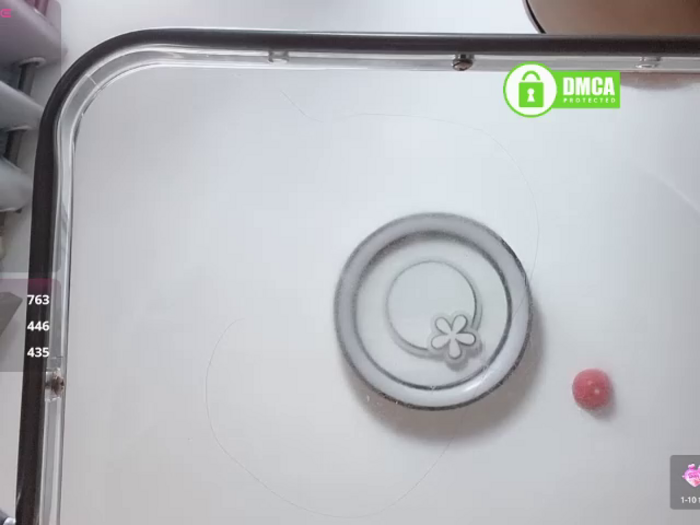 momo-5952