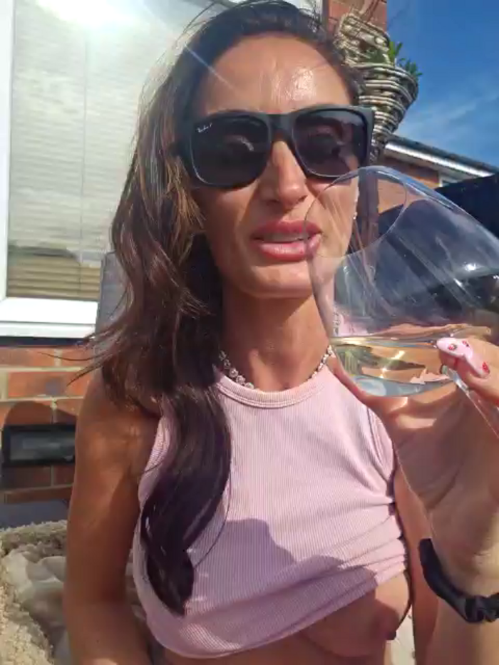 busty-milf-harper