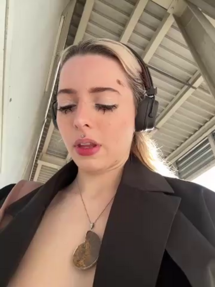 LoraaDoll