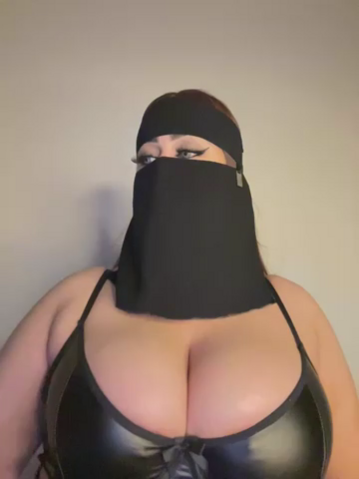 QueenDina777