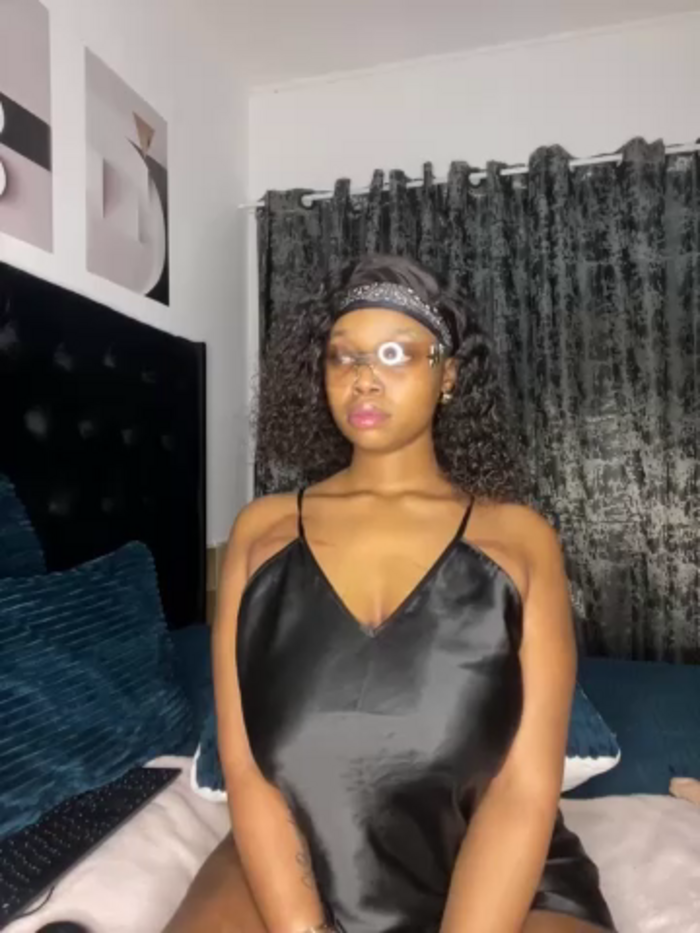 QueenTee23