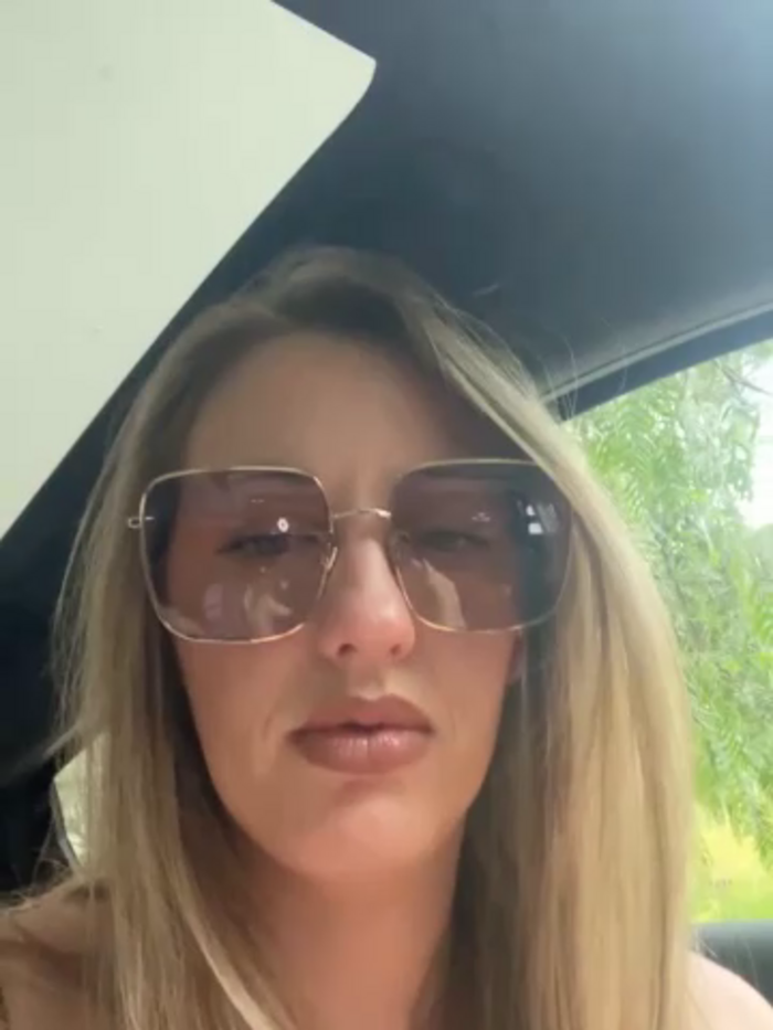 Megan_off