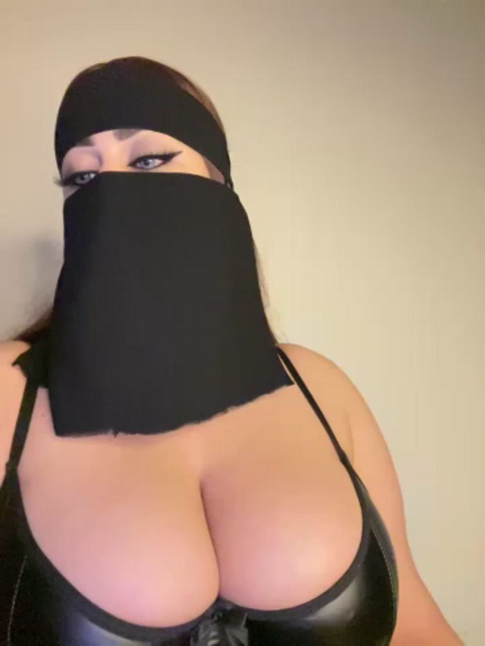 QueenDina777