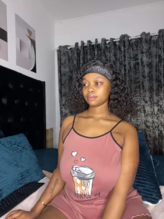QueenTee23