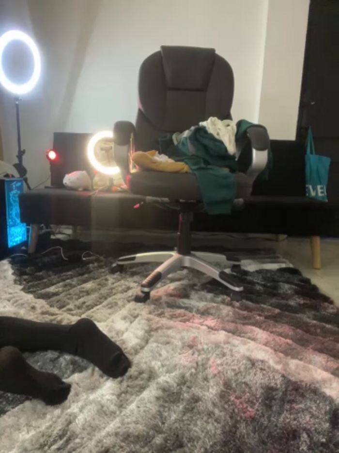 aly_golden_