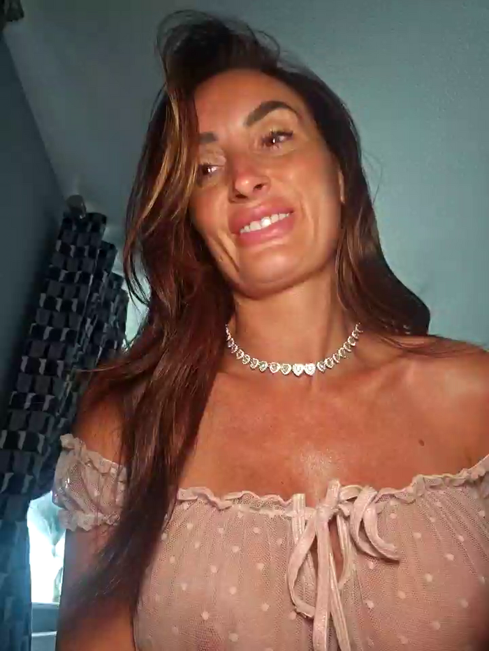 busty-milf-harper