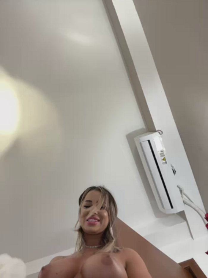 KirstieVegas