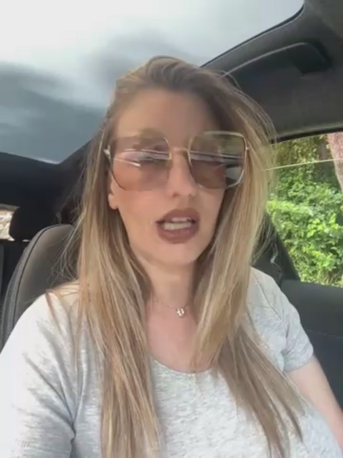 Megan_off