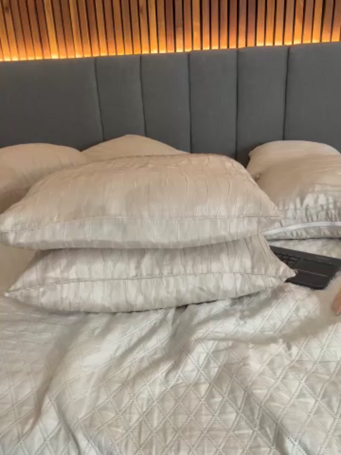 EmiilyAdams_