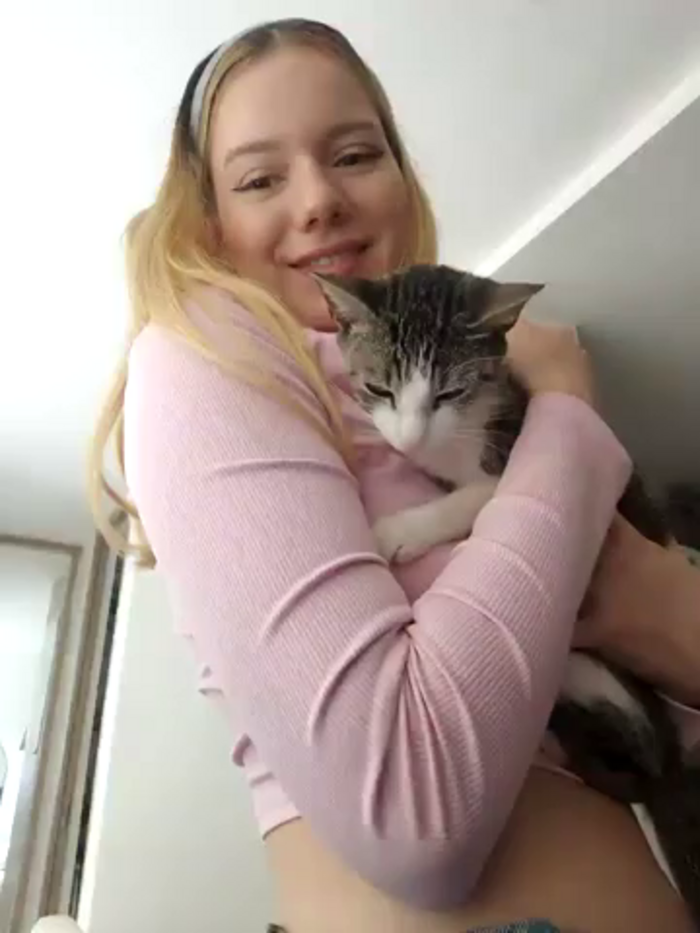 NicoleCut
