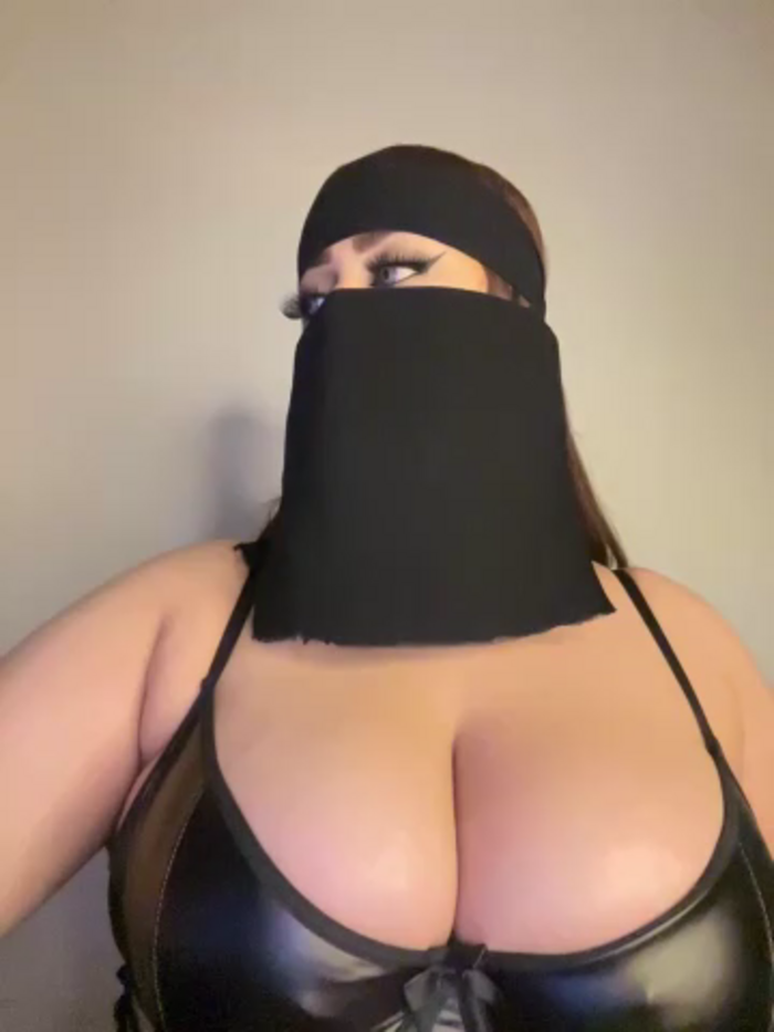 QueenDina777