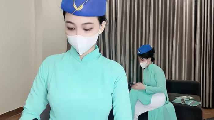 Mono-Stewardesss