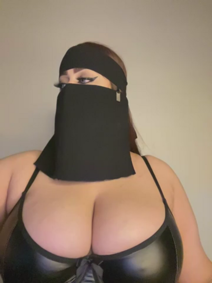 QueenDina777