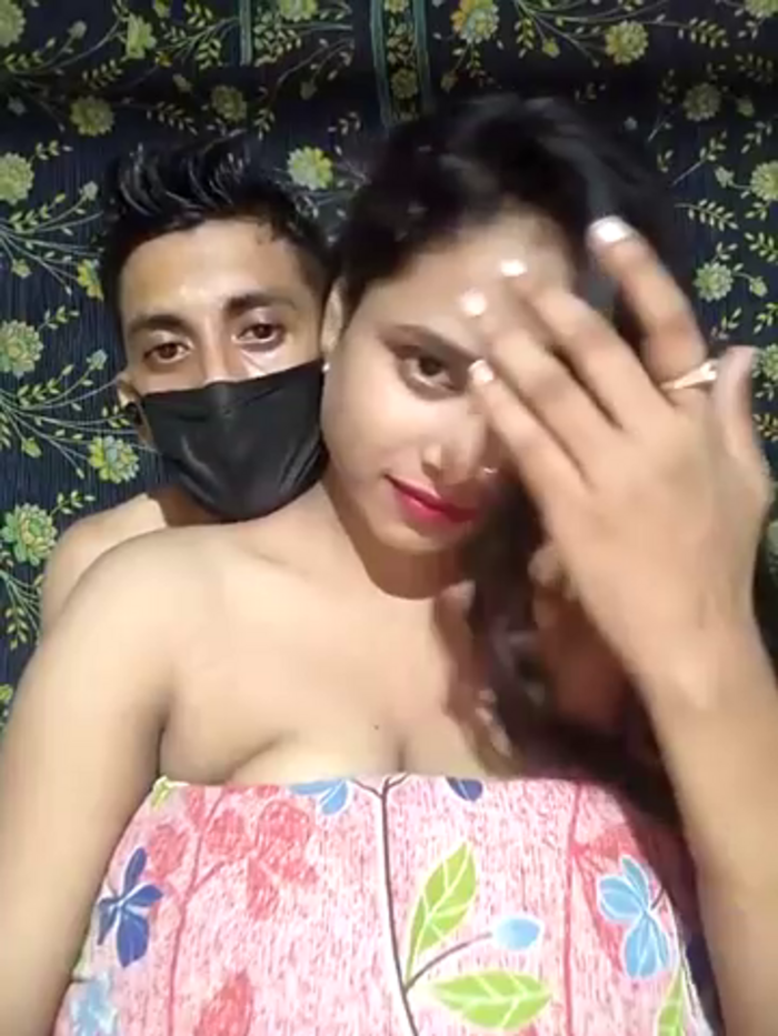 Seducing_couple