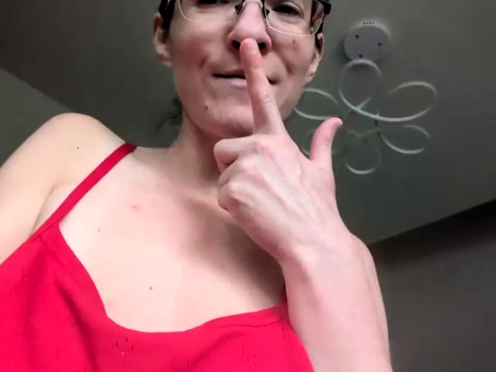 Milky_hairy_mommy
