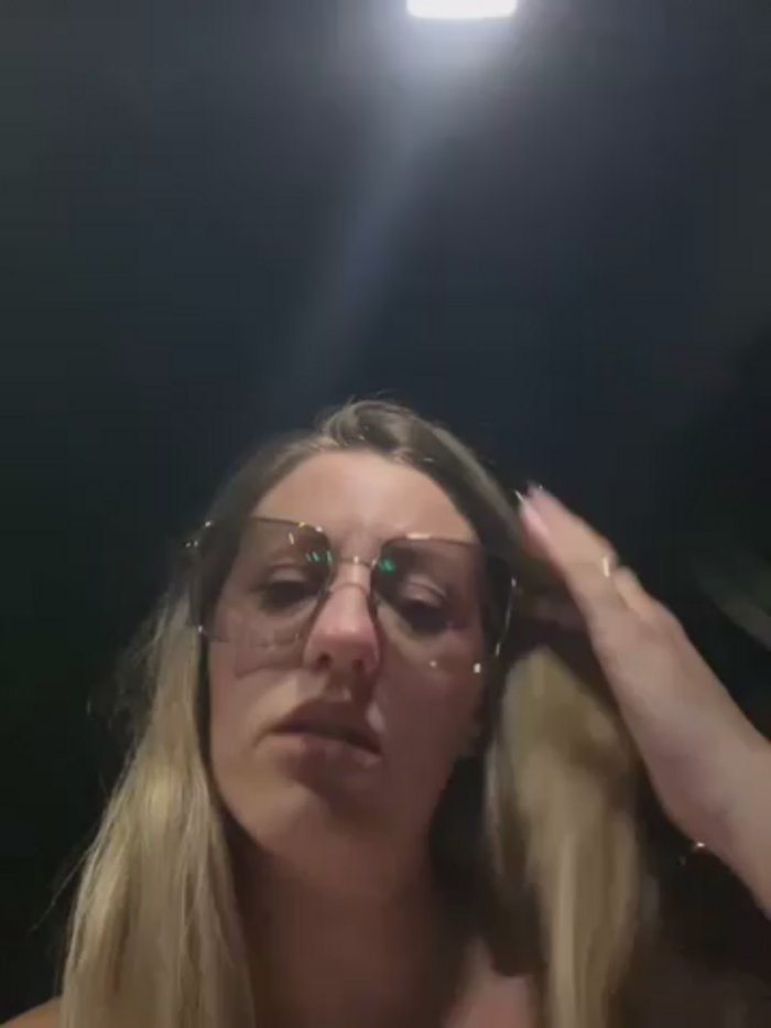 Megan_off