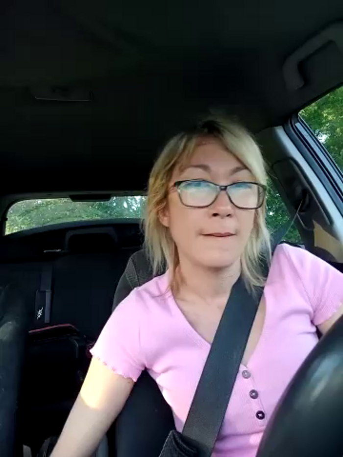 Timide_girl2