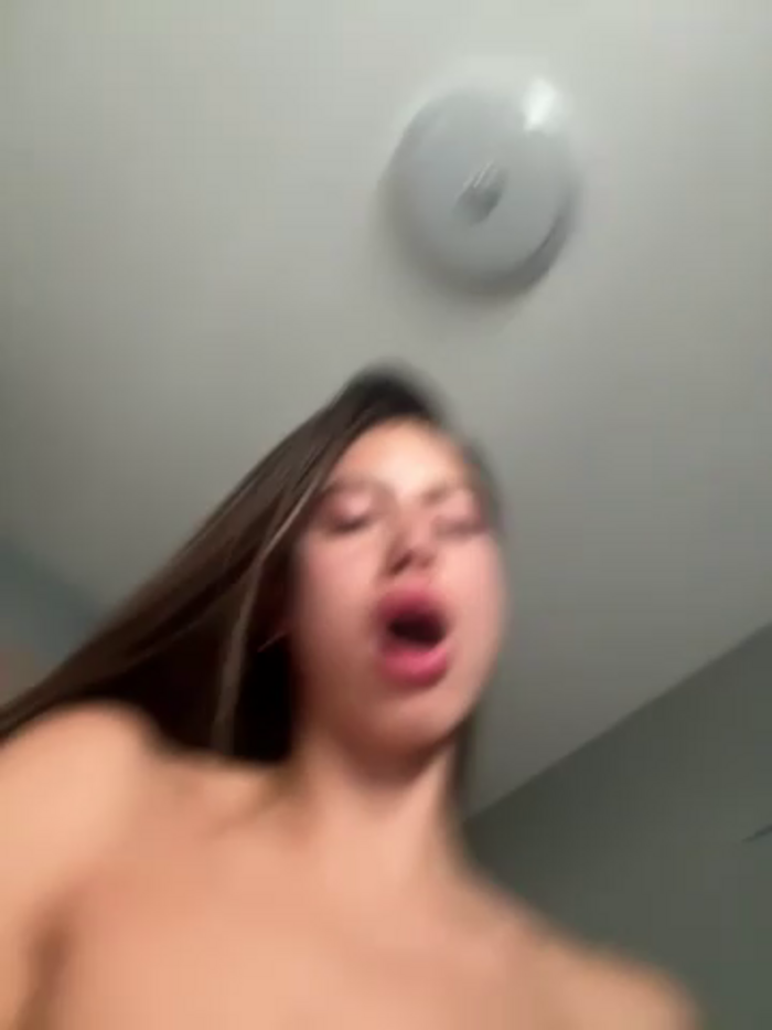 Ellzaa_