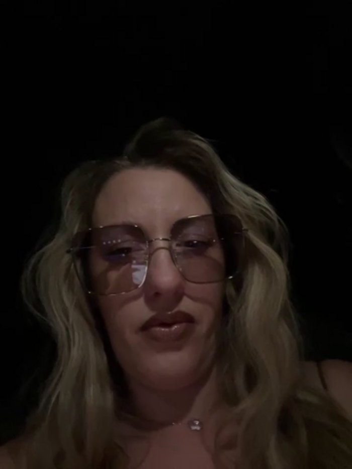 Megan_off