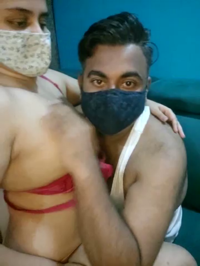 delstrip_couple