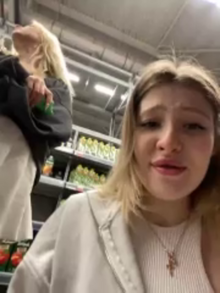 littlebitchesss