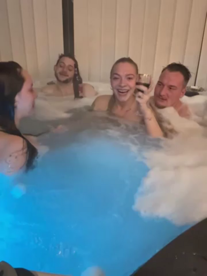 LizzyLush_