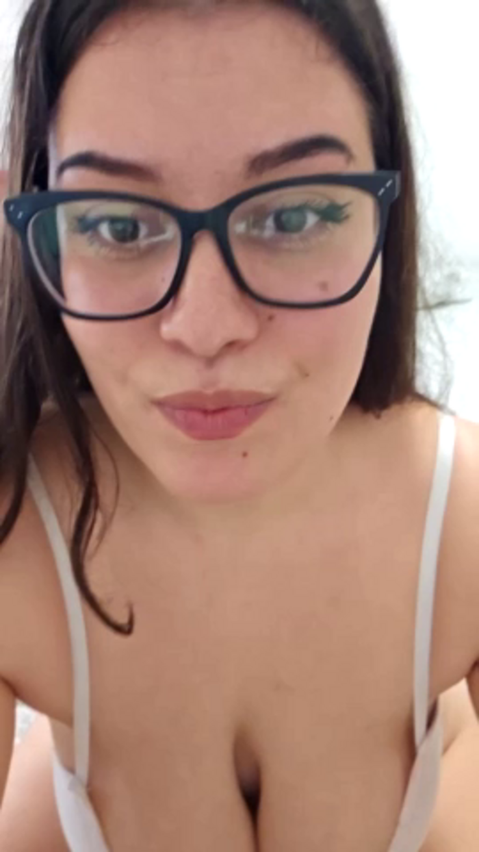 Larissa4U