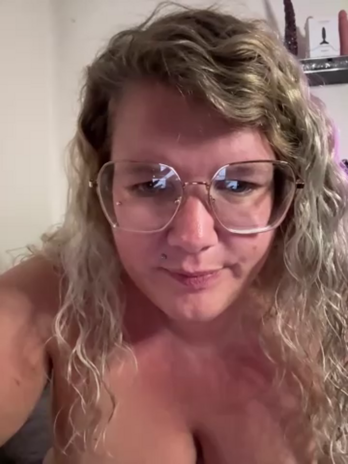 CurvyAnonymousGirl89