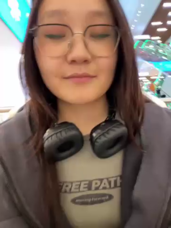 KissMeEva