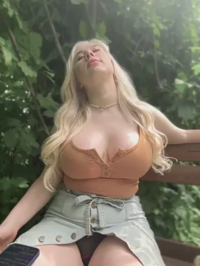 LaraHollywood