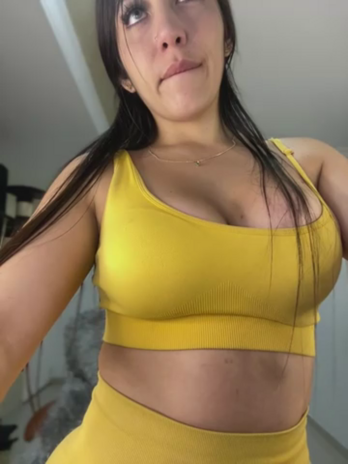 MiaJones21