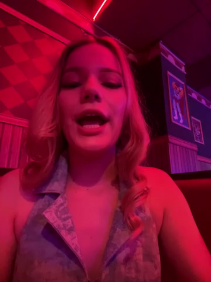 NicoleCut