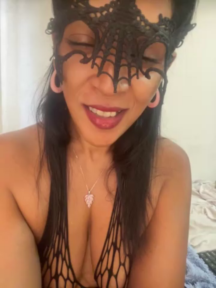 naughtyjaanu