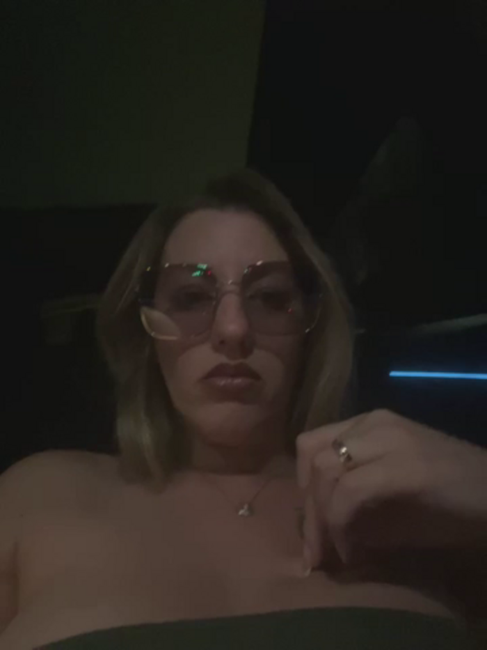 Megan_off