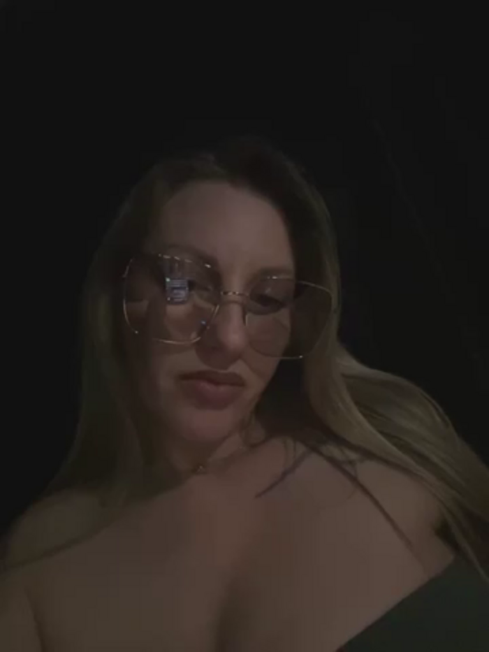Megan_off