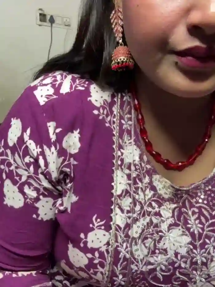 2025/06/06/stripchat-ayesha_mahi-08-31-00