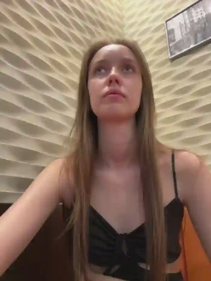 2025/06/06/stripchat-ellirose-12-43-31
