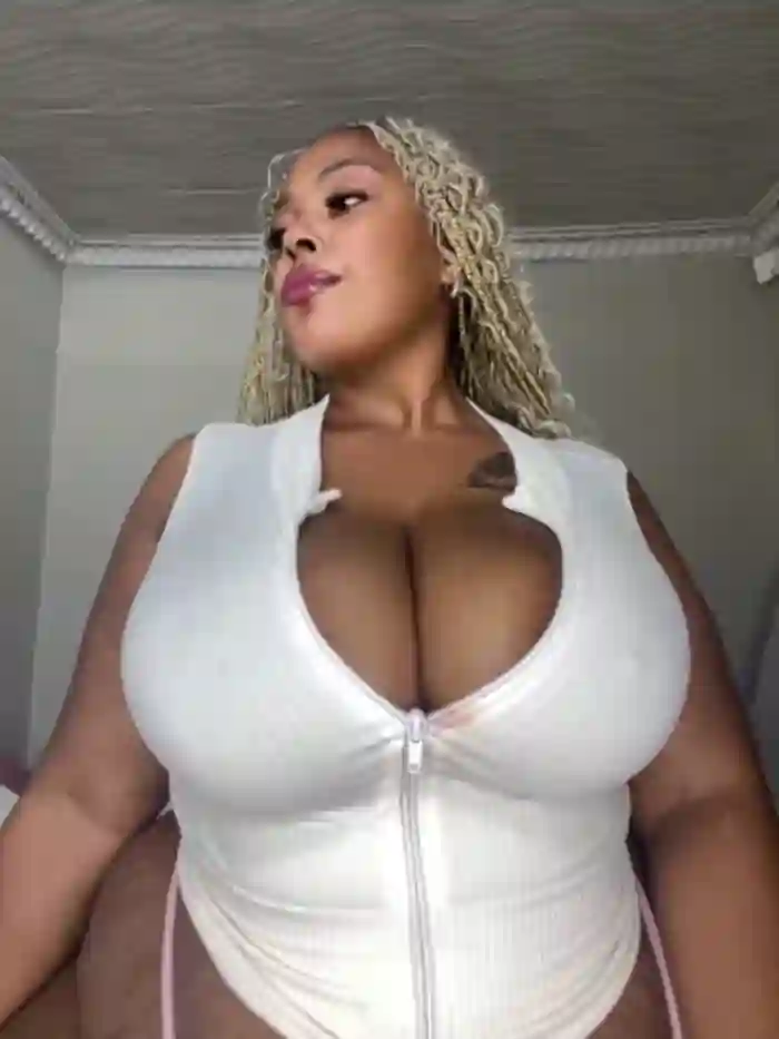 2025/06/06/stripchat-katamia25-10-25-11